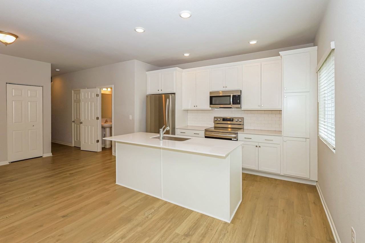 1305 Trailview Ct - Photo 4 of 30