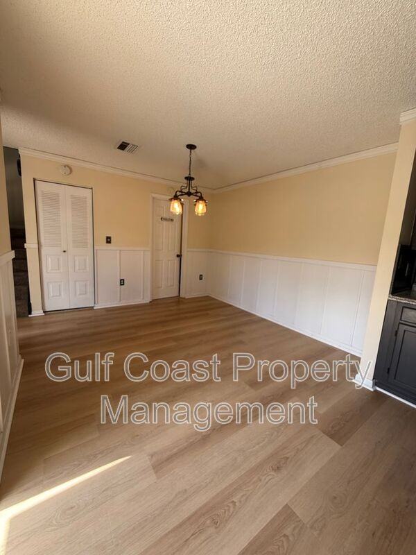 5249 Cedarbend Dr #1 - Photo 7 of 30