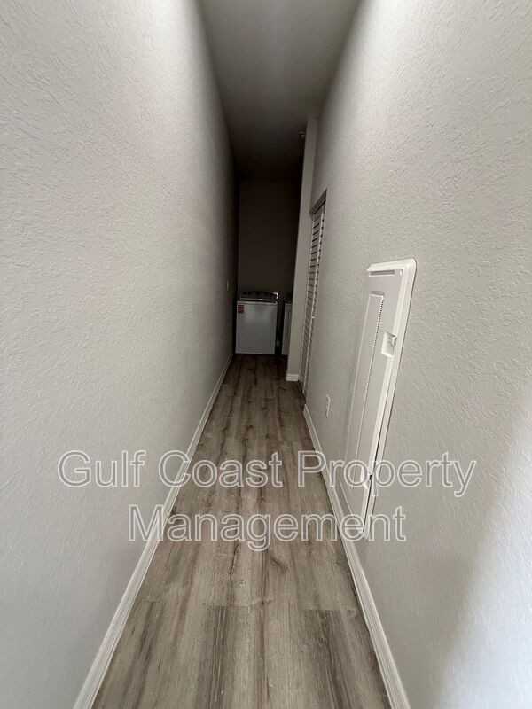 3103 58th St W - Photo 3 of 23