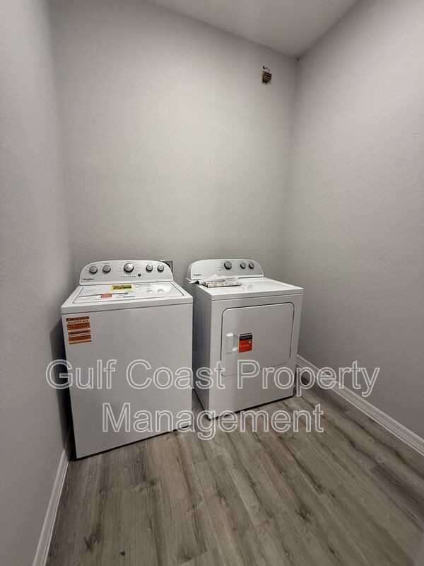 3103 58th St W - Photo 4 of 23
