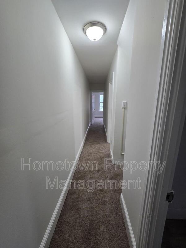 550 Nelson St - Photo 5 of 8
