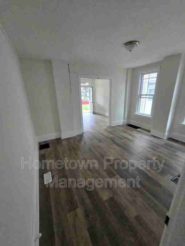 550 Nelson St - Photo 7 of 8