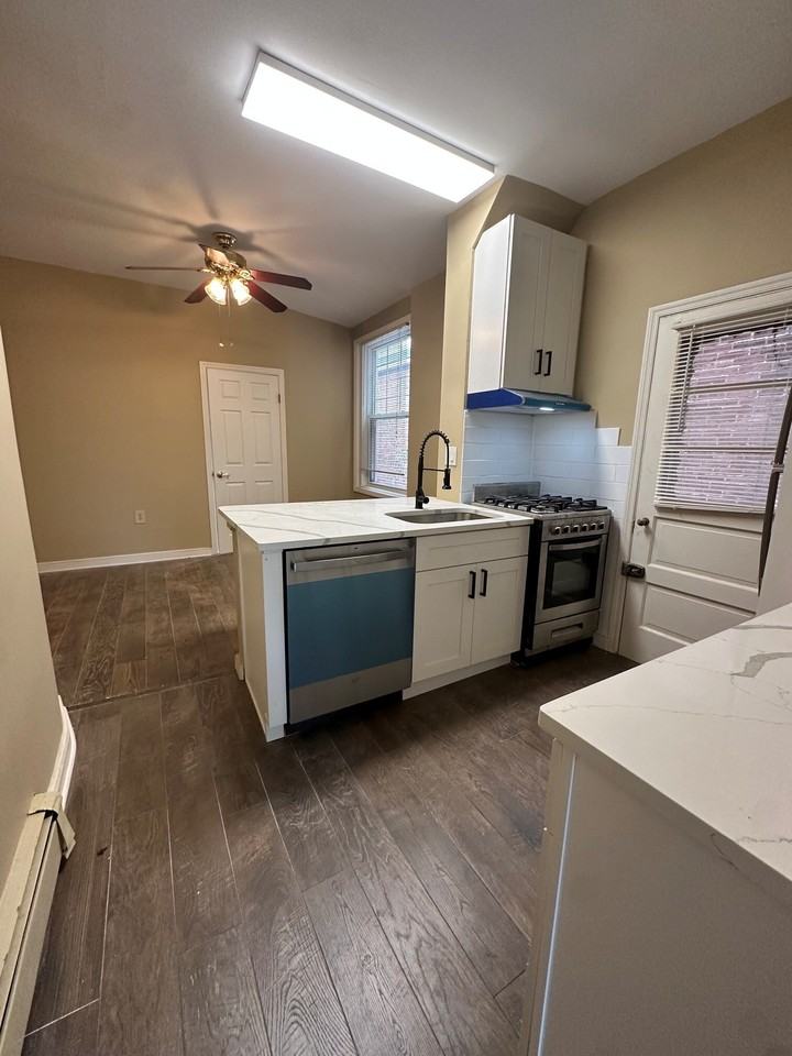 218 14th - Photo 4 of 10