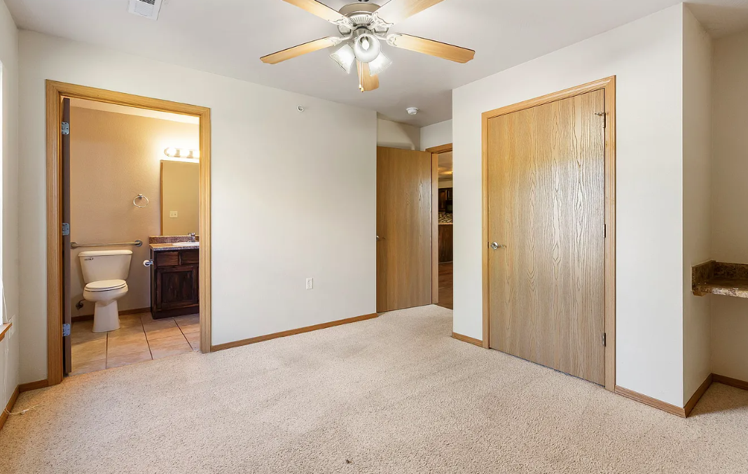 813-B South Robberson Avenue - Photo 5 of 22