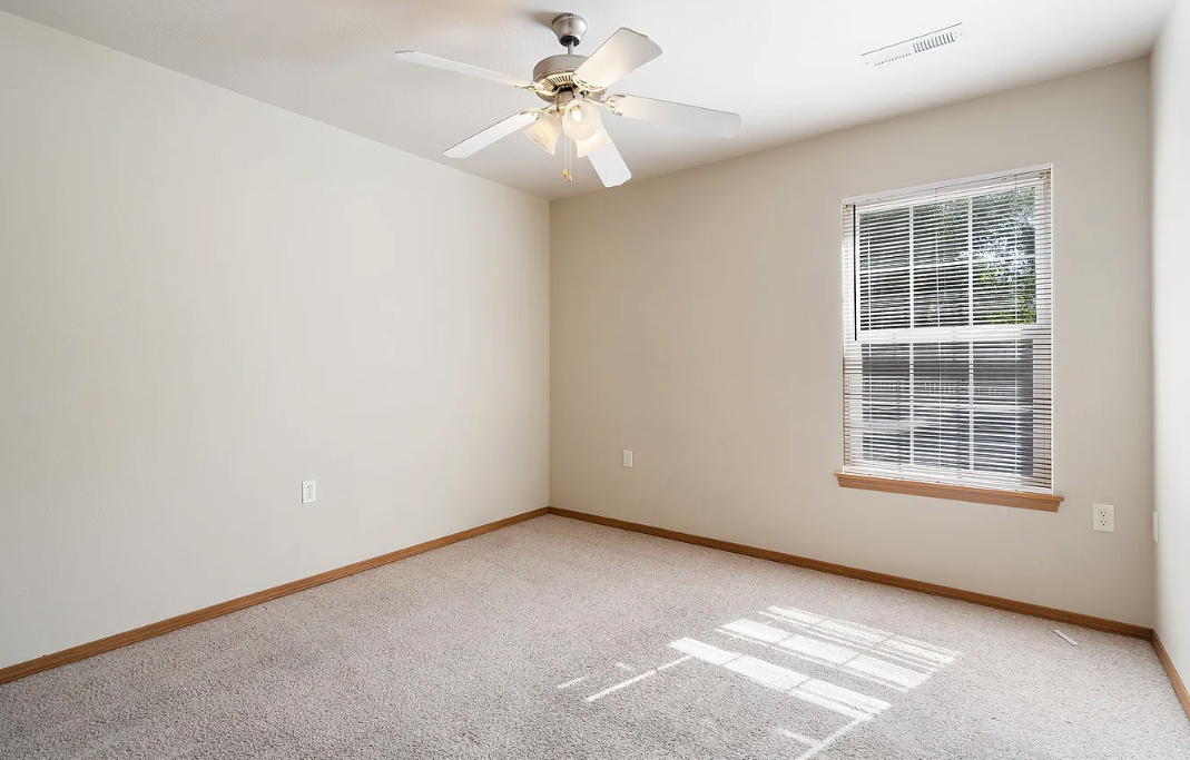 813-B South Robberson Avenue - Photo 6 of 22