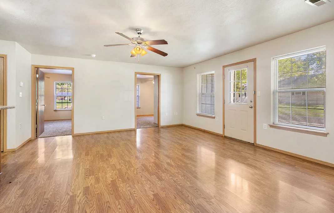 813-B South Robberson Avenue - Photo 7 of 22