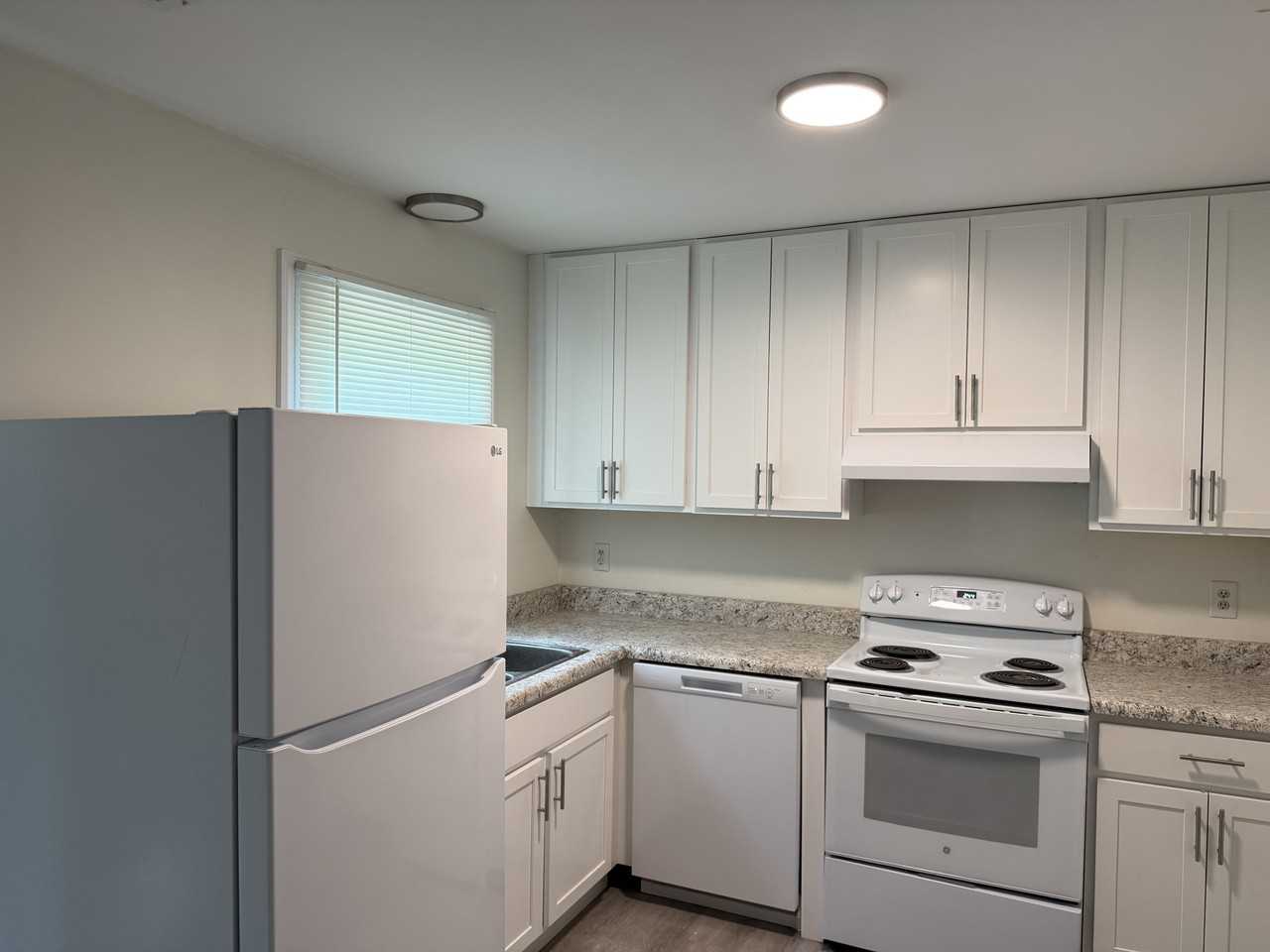 3810 Symi Circle Apt 15 - Photo 4 of 8