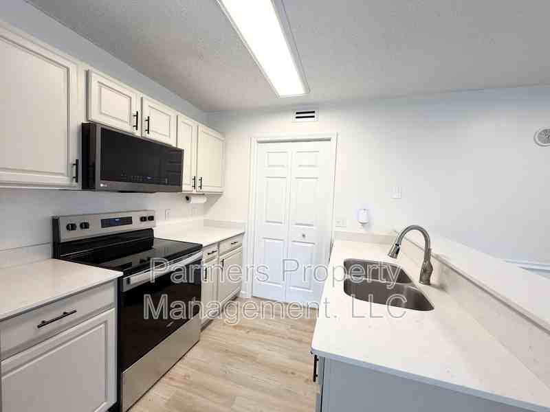5003 Bonita Pl - Photo 5 of 14