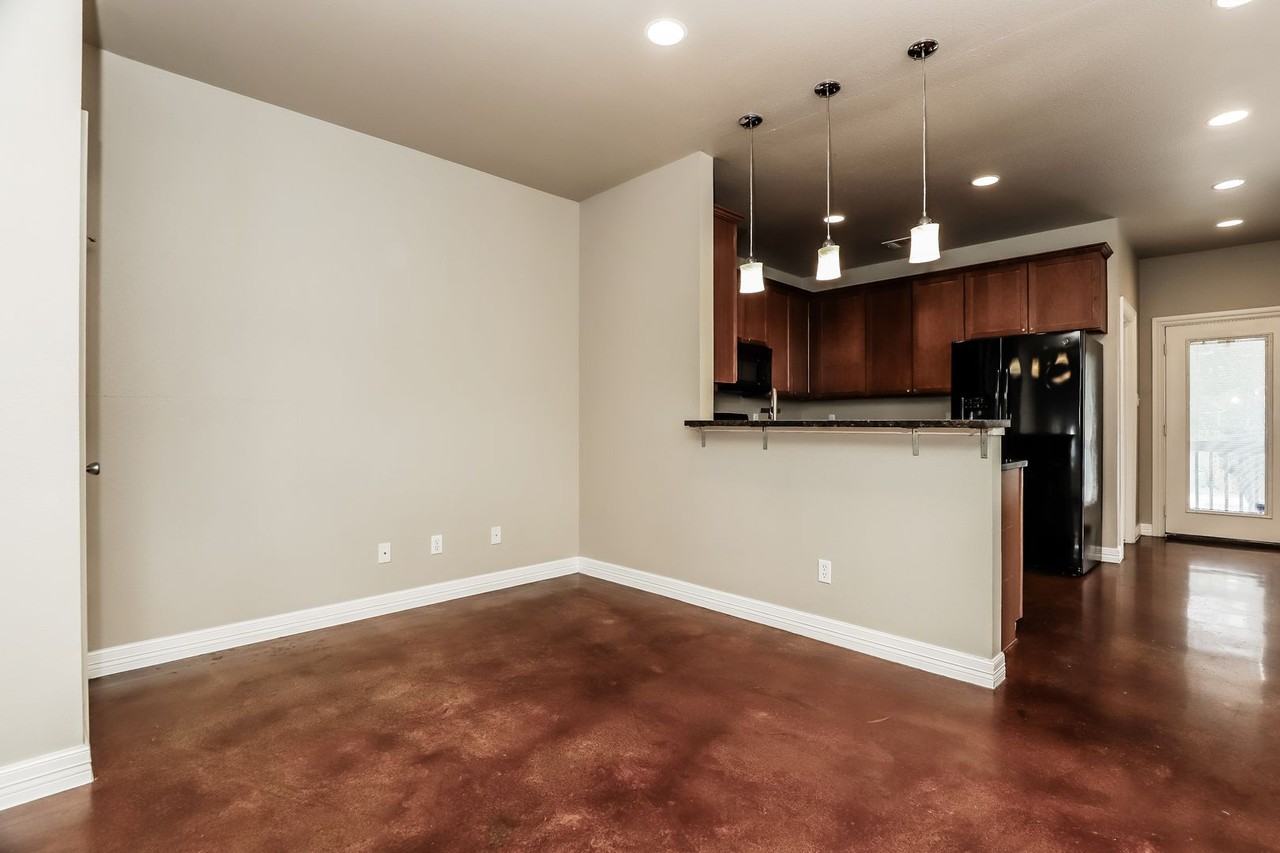 1701 Sanchez St - Photo 5 of 20