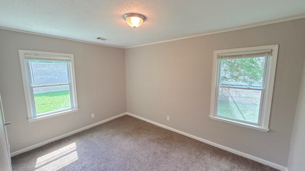 4700 Berta Rd - Photo 4 of 10