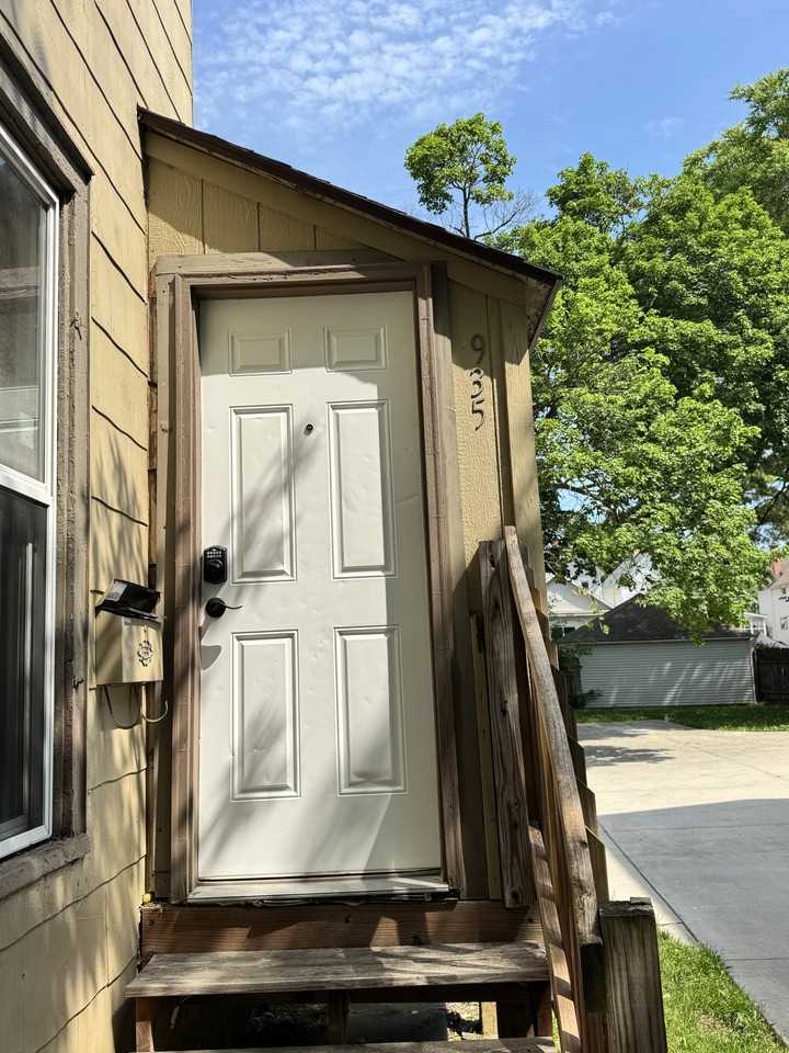 935 Chatham Street Northwest - Photo 5 of 30