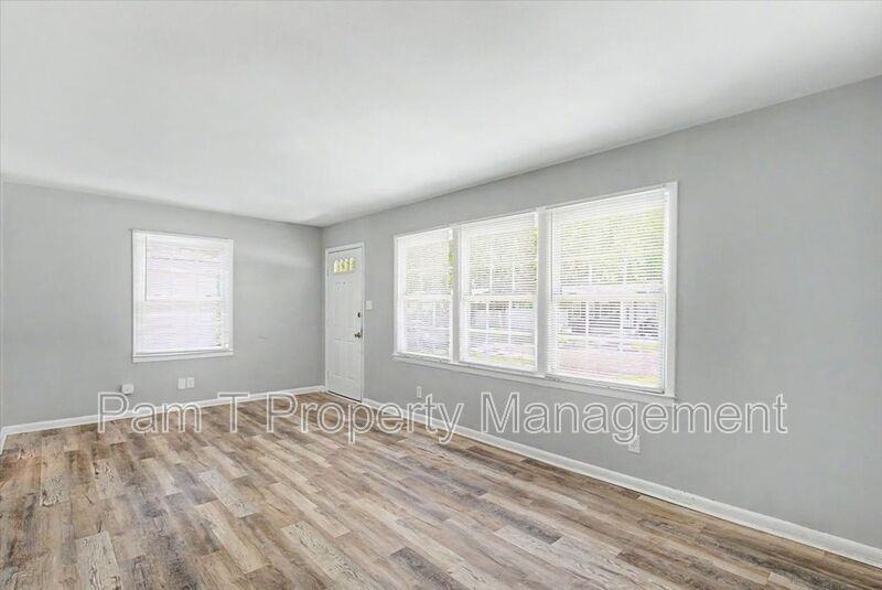1719 E 59th St - Photo 5 of 22