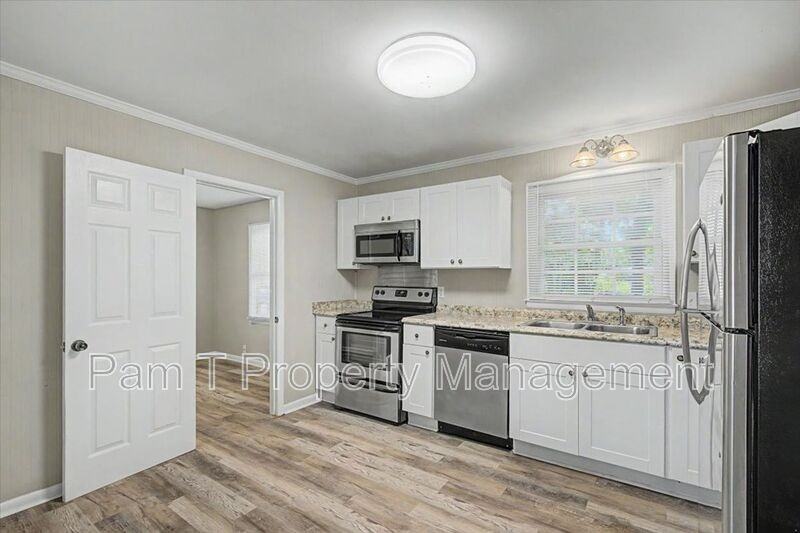 1719 E 59th St - Photo 7 of 22