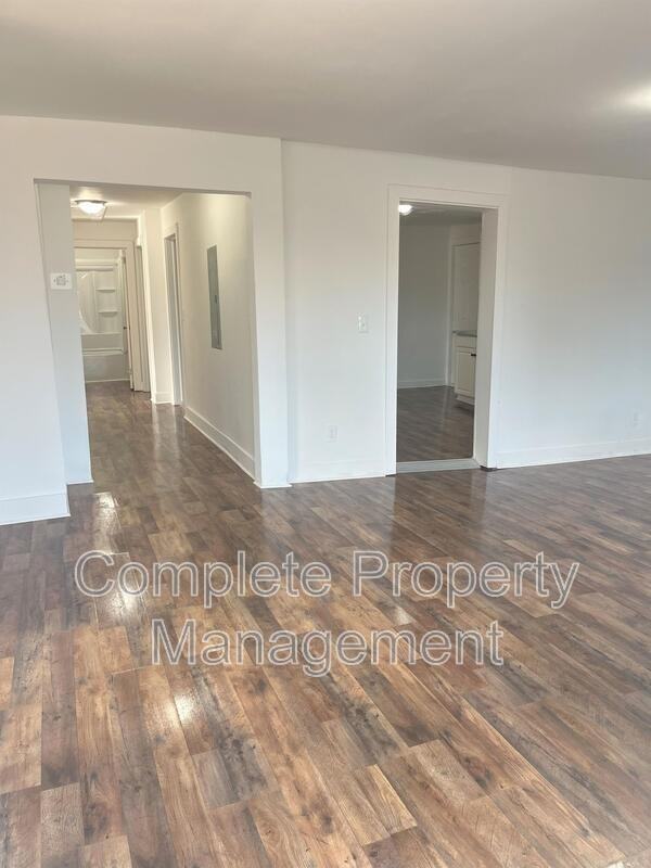 5300 Avenue I - Photo 2 of 10