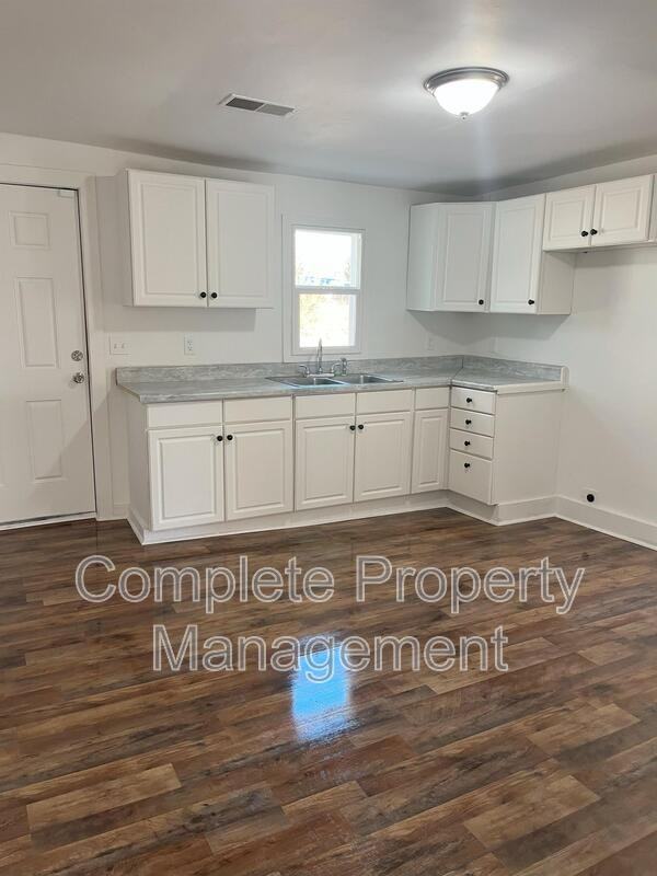 5300 Avenue I - Photo 3 of 10