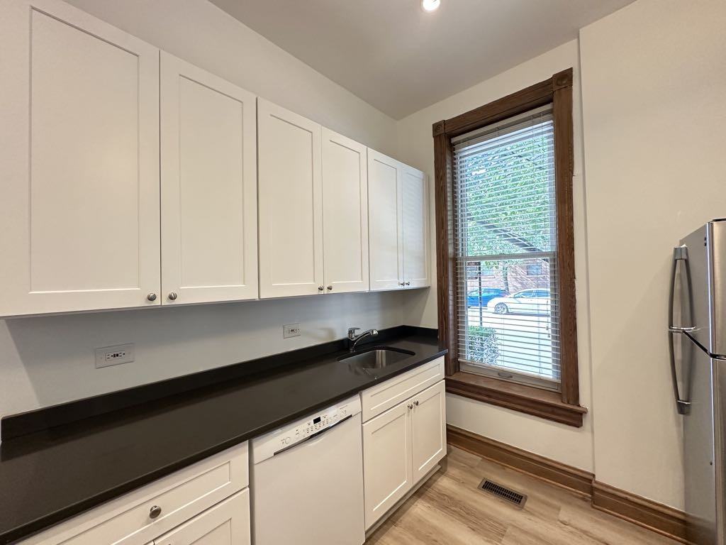 3559 N Ashland Ave #1R - Photo 4 of 21