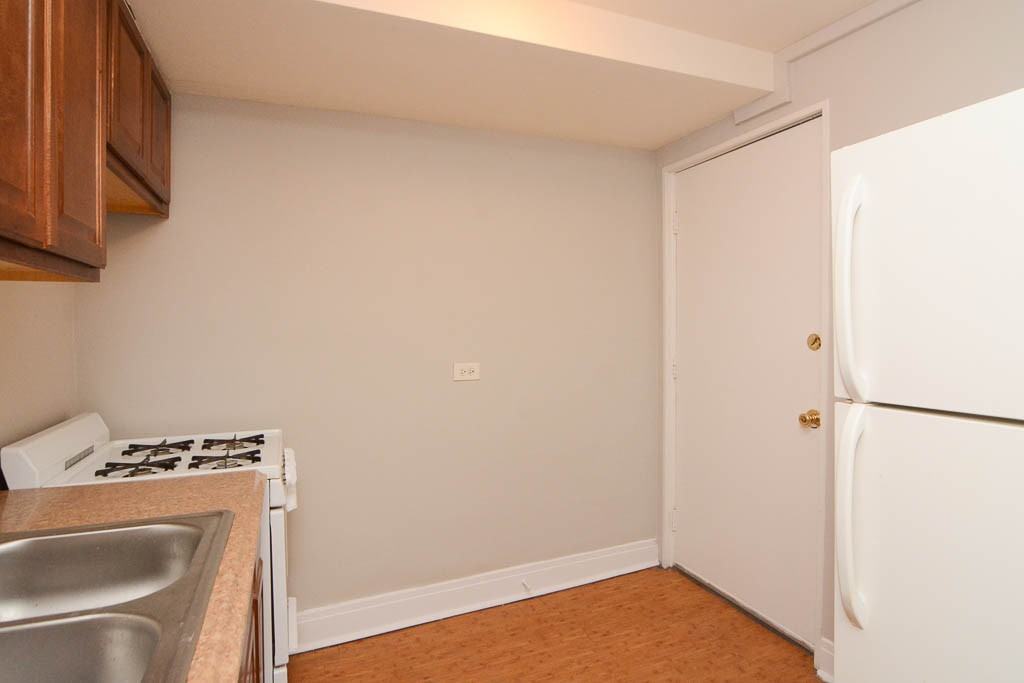5736 N Winthrop Ave #014 - Photo 3 of 21