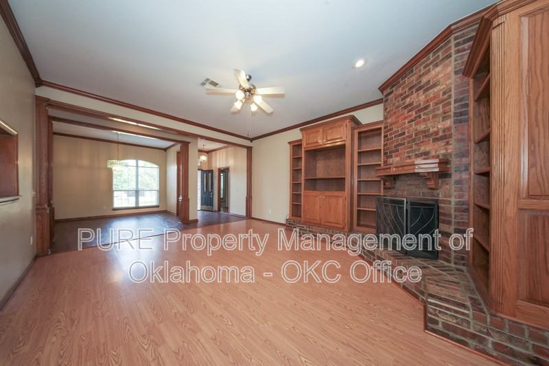 160 N Lakeside Ter - Photo 2 of 20