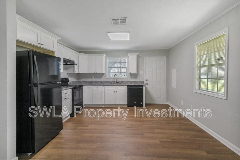 5921 Bennie Ln - Photo 6 of 10