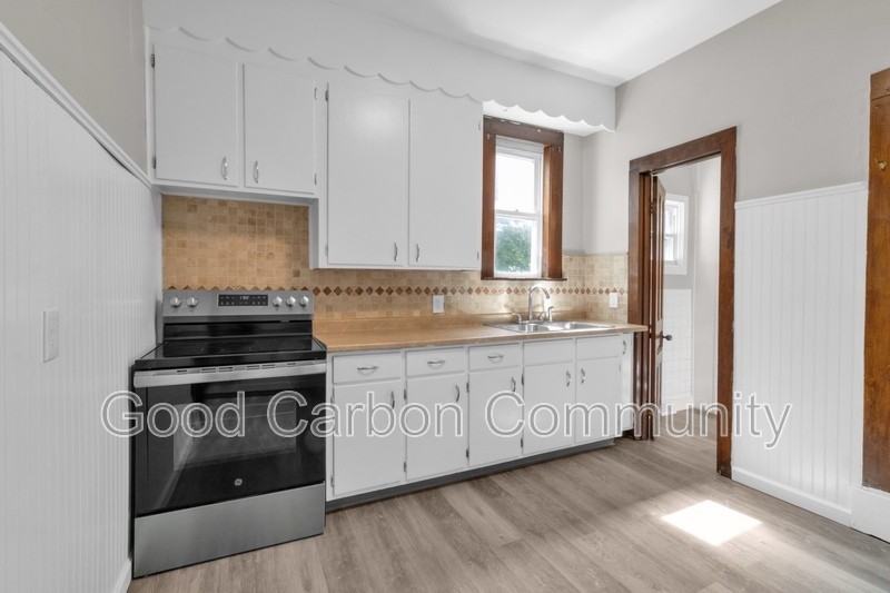 24 Lincoln Ave #REAR - Photo 2 of 15