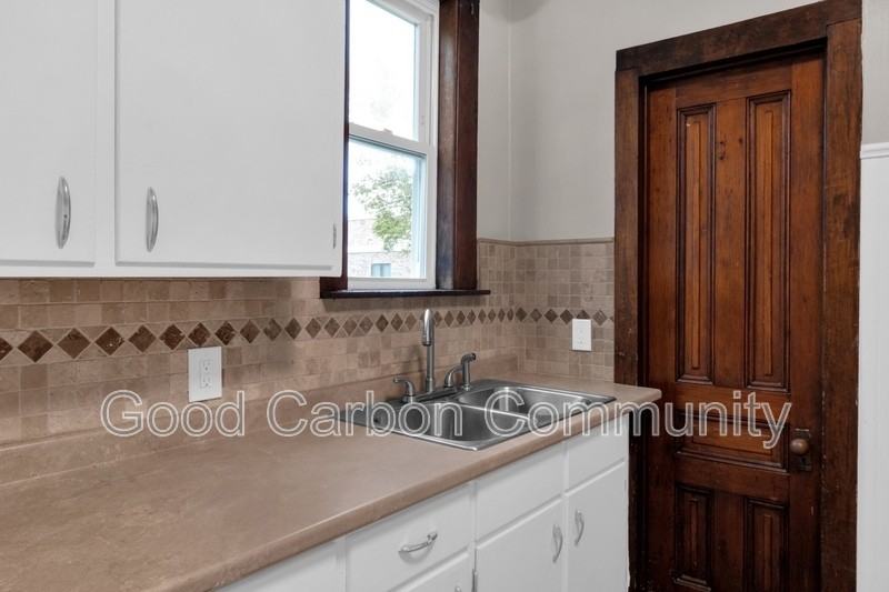 24 Lincoln Ave #REAR - Photo 3 of 15