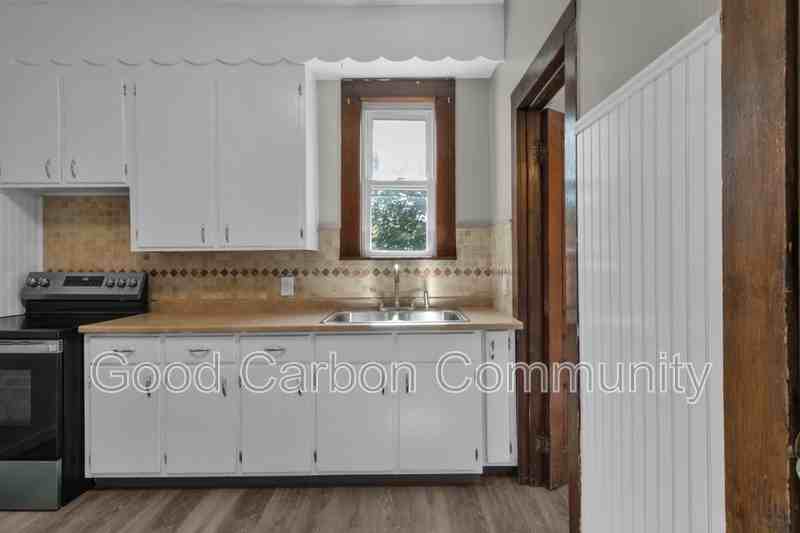 24 Lincoln Ave #REAR - Photo 5 of 15