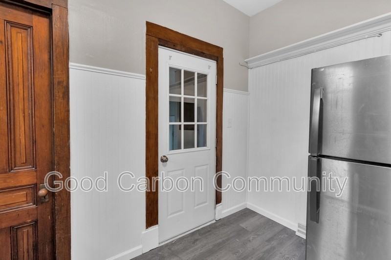 24 Lincoln Ave #REAR - Photo 7 of 15