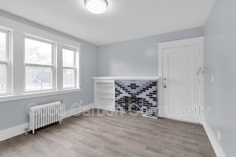 2809 Main St #2 - Photo 3 of 18