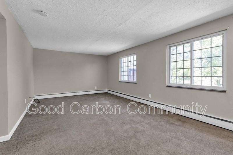 315 Beattie Ave #3