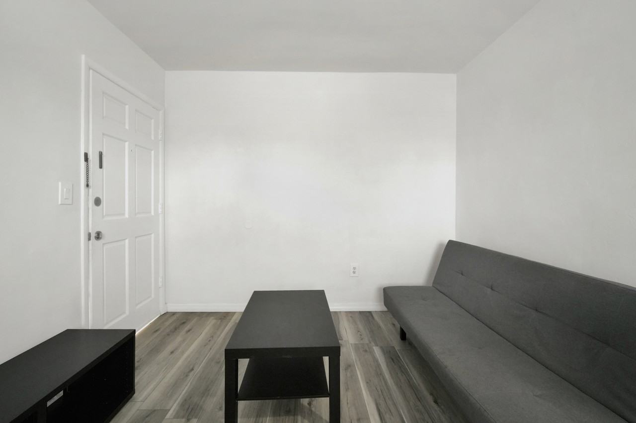 7 Salamanca Ave. - Photo 3 of 11