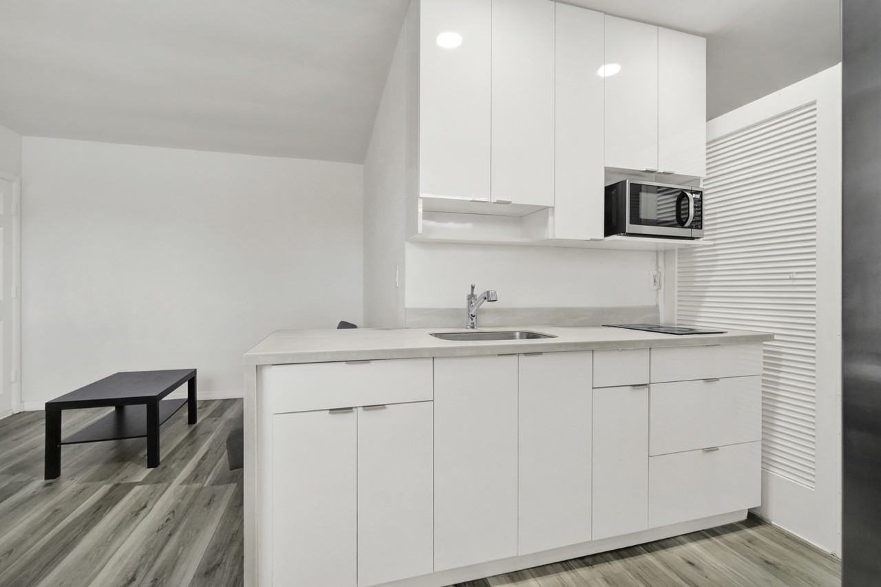 7 Salamanca Ave. - Photo 5 of 11