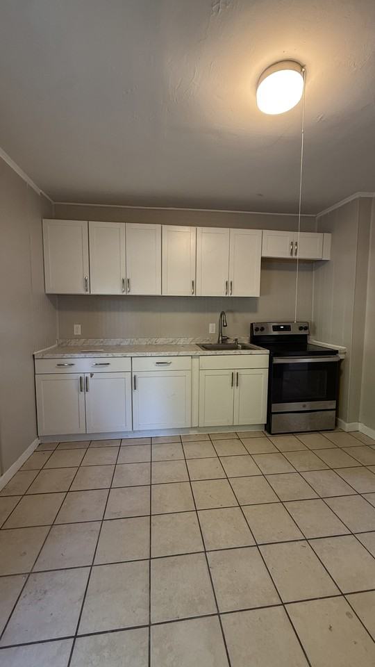 14-24 C Street - Photo 2 of 9