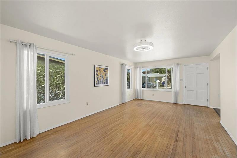 2762 Ridge View Dr - Photo 3 of 18