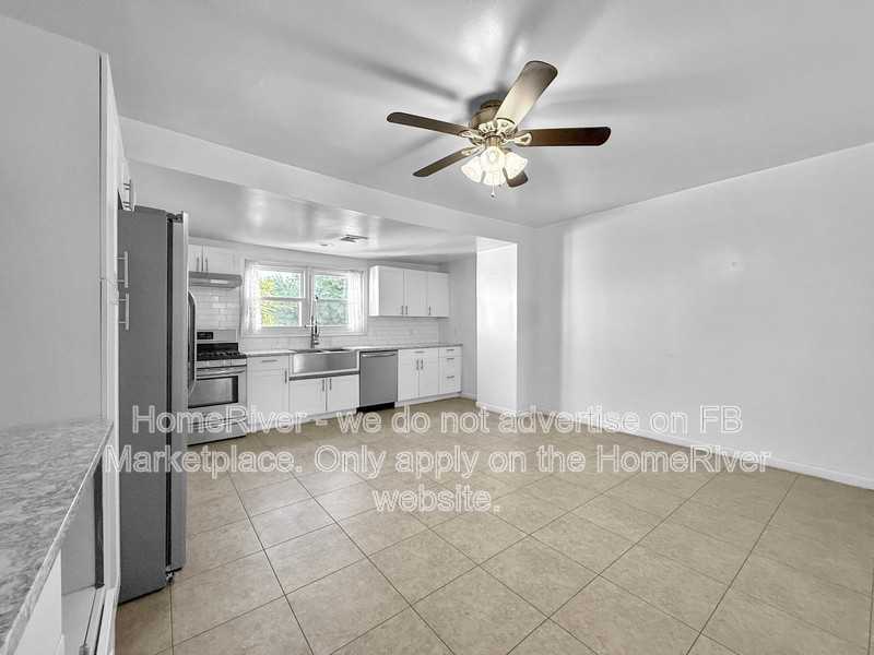604 Maple St - Photo 2 of 19
