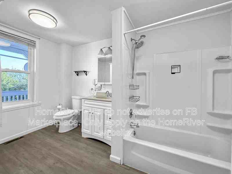 604 Maple St - Photo 6 of 19