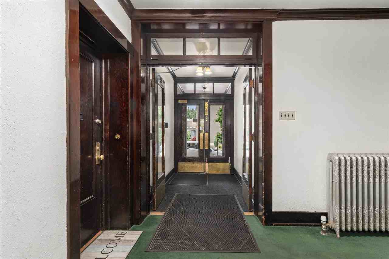 729 South Bernard Street - Photo 4 of 13