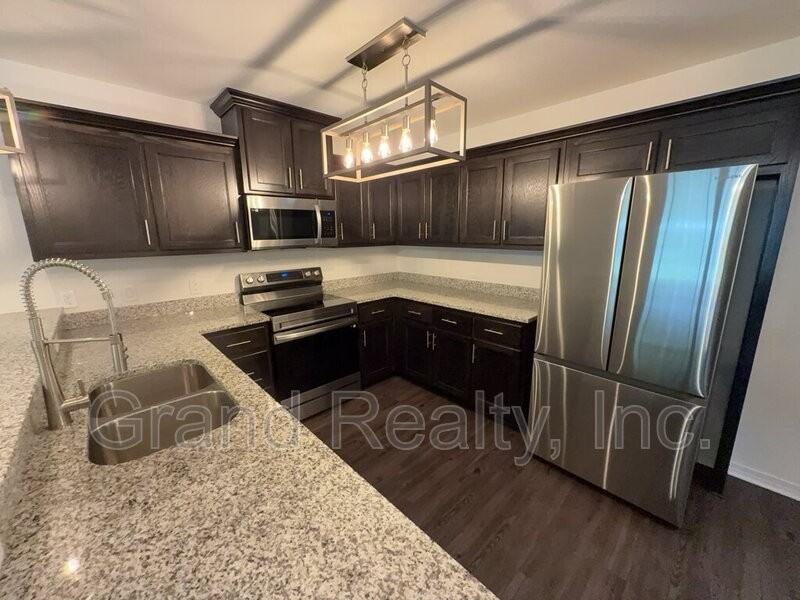 6217 Fox Run St - Photo 6 of 20