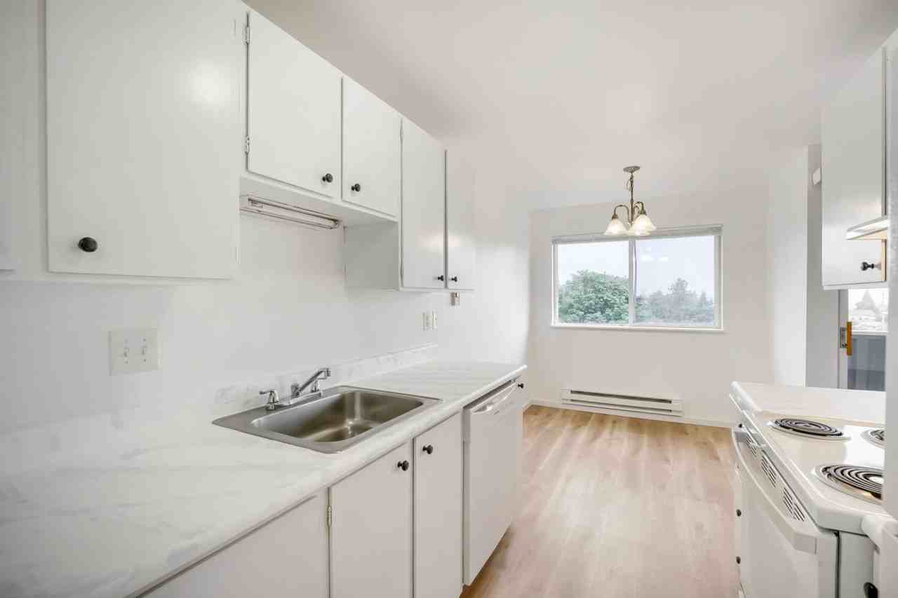 Sunset View Apartments - Photo 5 of 25