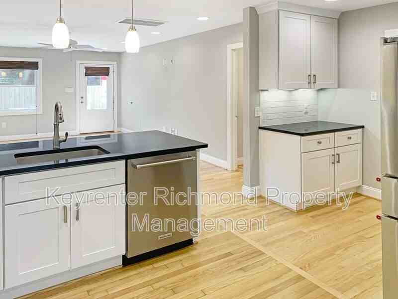 4809 Leonard Pkwy - Photo 7 of 24