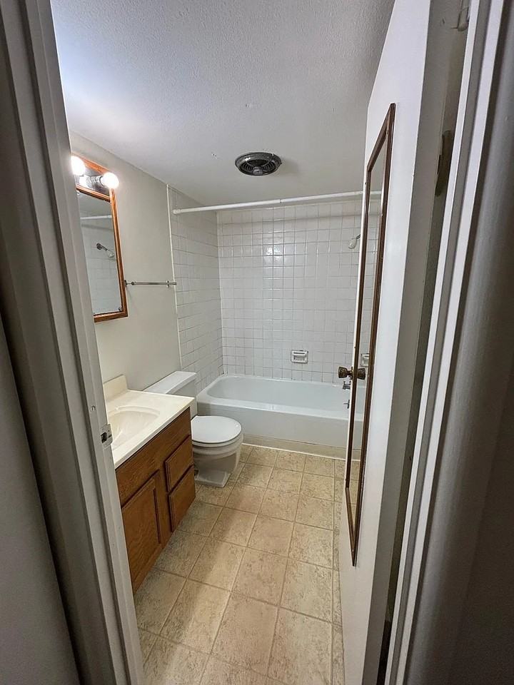 2131 Blairs Ferry Rd NE - Photo 3 of 9