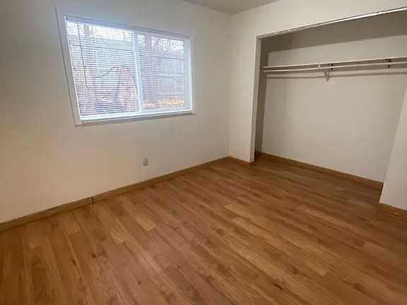 300 31st St NE - Photo 2 of 6