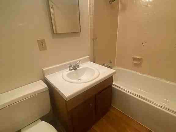 300 31st St NE - Photo 5 of 6