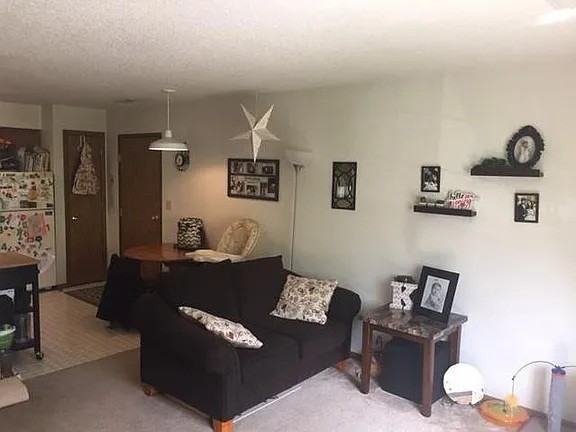 182 Westside Drive - Photo 5 of 8
