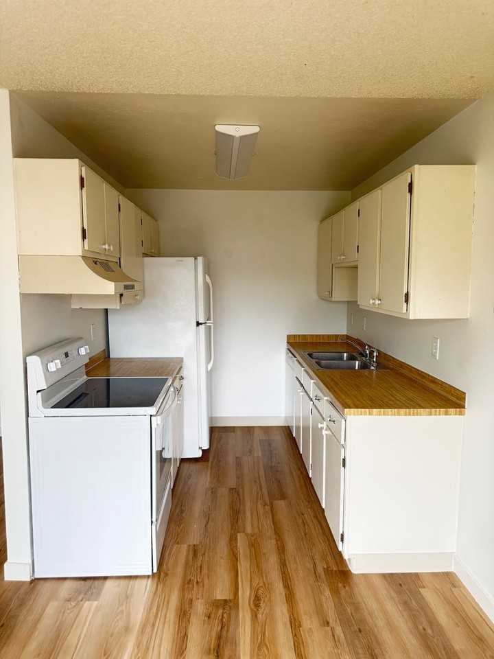 4155 Monroe Dr #A - Photo 5 of 13
