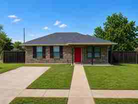 203 W Willow St - Photo 1 of 1