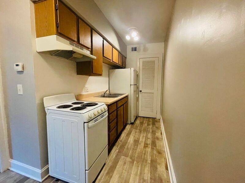 625 W Maple Ave #2C - Photo 5 of 6