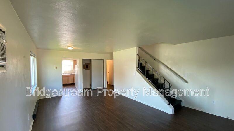 1299 Sanlor Ave - Photo 4 of 29