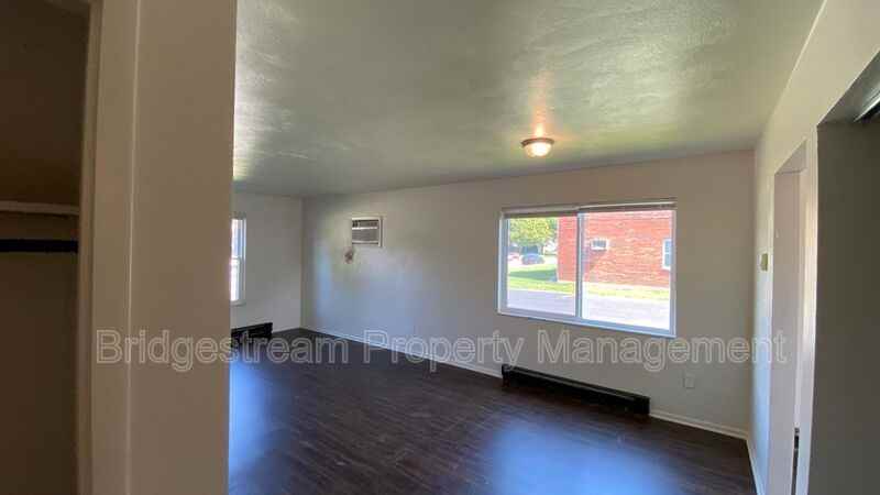 1299 Sanlor Ave - Photo 5 of 29
