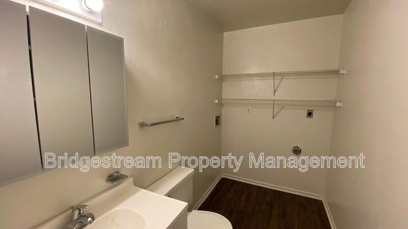 1299 Sanlor Ave - Photo 6 of 29