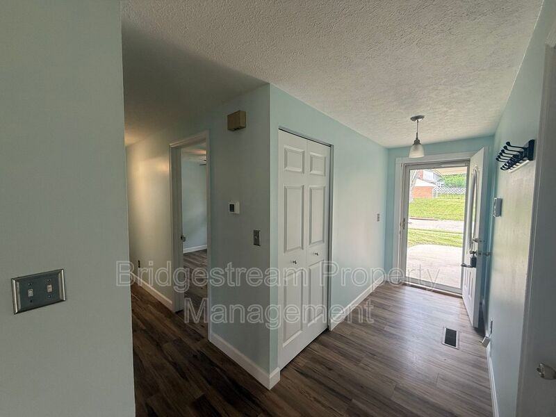 7611 Blossomview Ct - Photo 2 of 15